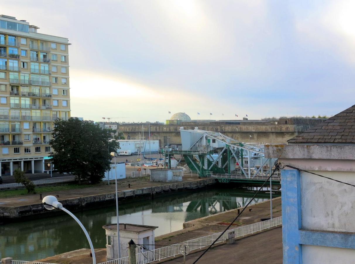 Hotel Les Abeilles Saint-Nazaire  Esterno foto